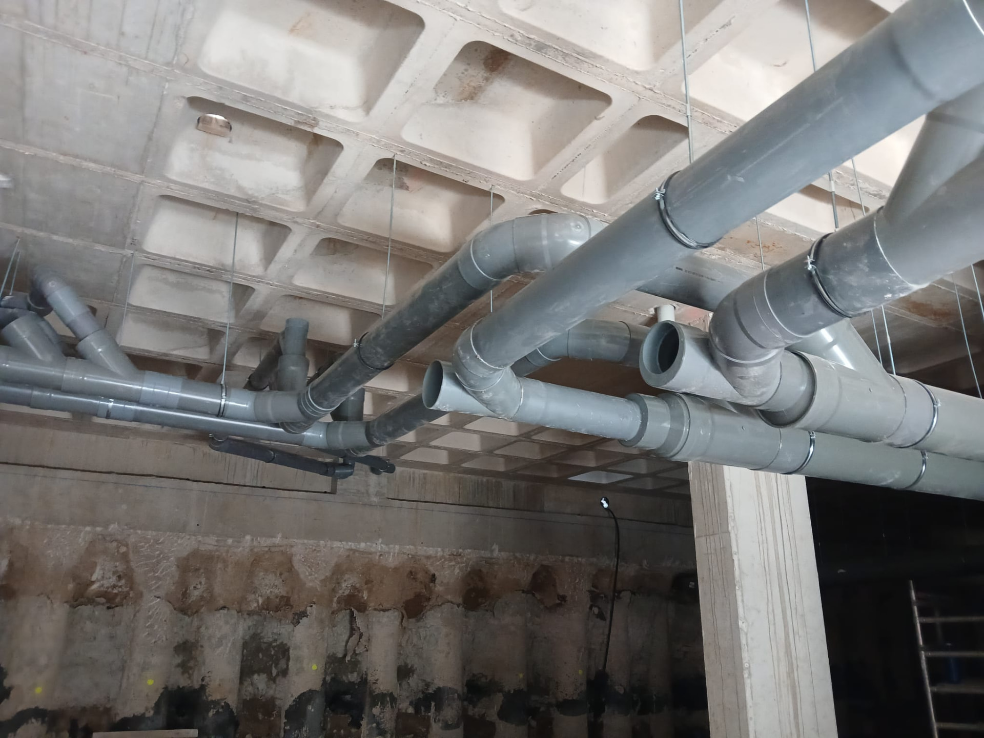 Instalación de bajantes y desagües de PVC en Hoyo de Manzanares